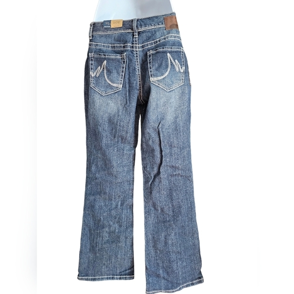 Maurices curvy fit size 5/6 jeans NWT - Picture 2 of 3